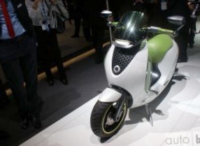 Ekspoziciya-smart-na-parizhskom-avtosalone-vosem-koles...