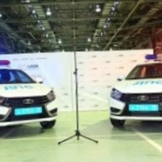 lada-vesta-prevratili-v-policejskij-avtomobil_1.jpg