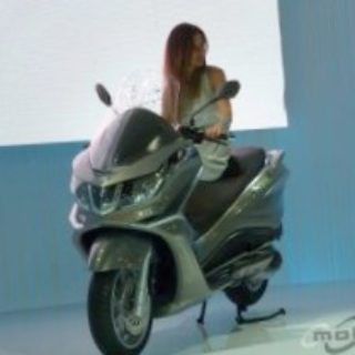 level-up-premium-maksiskuter-piaggio-obnovilsya_1.jpg